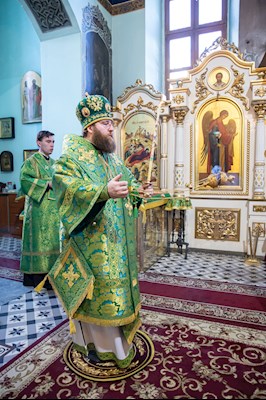 Митрополит Игнатий совершил всенощное бдение в Свято-Духовском соборе г. Саратова