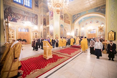 Митрополит Игнатий совершил Божественную литургию и молебен на новый год в Покровском соборе г. Саратова