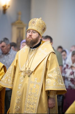 Митрополит Игнатий совершил Божественную литургию в храме Покрова Пресвятой Богородицы г. Петровска