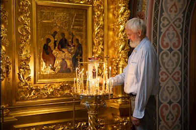 Митрополит Игнатий совершил Божественную литургию в Свято-Троицком кафедральном соборе Саратова