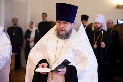 Архиереи Саратовской митрополии почтили память архиепископа Пимена и всех саратовских архиереев