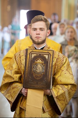Митрополит Игнатий совершил Божественную литургию в Покровском соборе г. Саратова