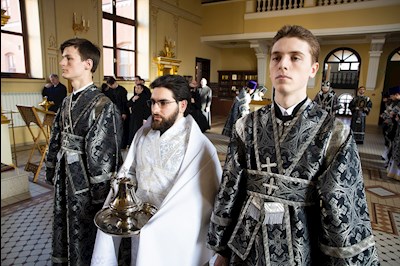 Митрополит Игнатий совершил Литургию Преждеосвященных Даров в храме святого апостола и евангелиста Иоанна Богослова при СПДС