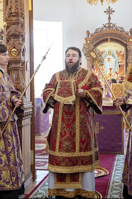 Митрополит Игнатий совершил Божественную литургию в храме Новомучеников и исповедников Саратовских г. Саратова