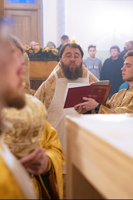 Митрополит Игнатий совершил Великое освящение храма святителя и Чудотворца Николая села Долгий Буерак Гагаринского района г. Саратова и Божественную литургию в новоосвященном храме