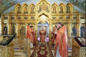 Крещальная Литургия в Свято-Троицком соборе Саратова