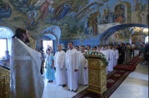 Крещальная литургия в Свято-Троицком соборе Саратова