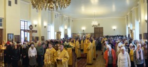 Божественная литургия на Архиерейском подворье — храме во имя преподобного Серафима Саровского г. Саратова