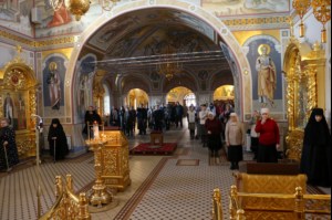 Божественная литургия в Свято-Троицком кафедральном соборе г. Саратова