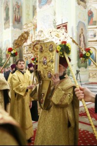 Митрополит Лонгин совершил Великую Рождественскую вечерню в Покровском храме Саратова