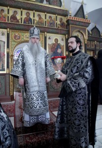 Литургия Преждеосвященных Даров на Архиерейском подворье — храме в честь иконы Божией Матери «Утоли моя печали» г.Саратова