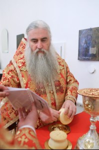 Божественная литургия в храме в честь Покрова Пресвятой Богородицы р.п. Новые Бурасы