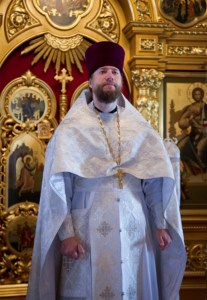 Митрополит Лонгин совершил Крещальную литургию в Свято-Троицком кафедральном соборе г. Саратова