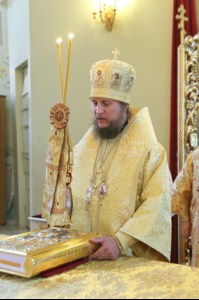 Божественная литургия и молебен у мощей святого равноапостольного князя Владимира в Покровском храме г.Саратова