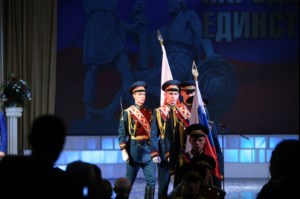 Митрополит Лонгин принял участие в торжественном мероприятии, посвященном Дню народного единства
