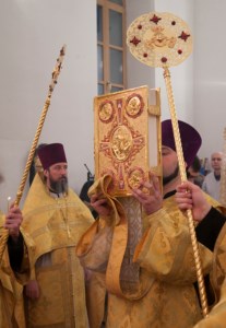 Божественная литургия на Архиерейском подворье — храме святых равноапостольных Кирилла и Мефодия при СГУ