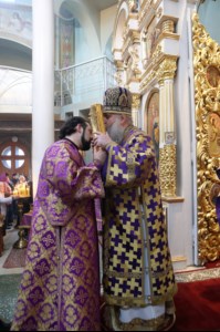 Божественная литургия и панихида в храме во имя Всех Святых, в земле Российской просиявших г. Саратова