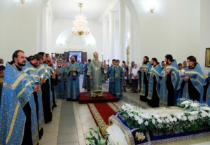 Всенощное бдение с чином Погребения Божией Матери в Свято-Троицком кафедральном соборе г. Вольска