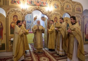 Божественная литургия в храме во имя святых первоверховных апостолов Петра и Павла г.Красноармейска