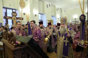Всенощное бдение на Архиерейском подворье – храме во имя преподобного Серафима Саровского г.Саратова