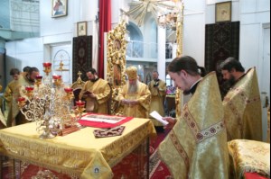 Божественная литургия в храме во имя Всех Святых, в земле Российской просиявших, г. Саратова
