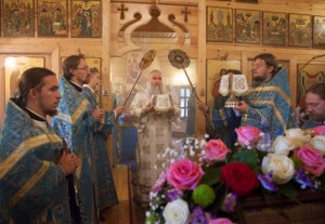 Божественная литургия в храме в честь Рождества Пресвятой Богородицы г.Саратова