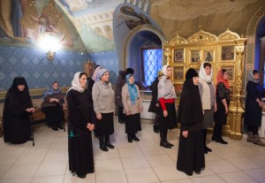 Утреня с чтением акафиста Пресвятой Богородице в Свято-Троицком кафедральном соборе Саратова
