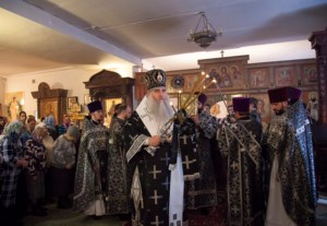 Литургия Преждеосвященных Даров в храме во имя святителя Тихона, Епископа Воронежского, Задонского чудотворца г.Саратова