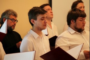 Архиерейский хор выступил в Центре социальной помощи семье и детям