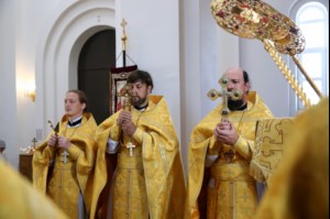 Божественная литургия в храме в честь Нерукотворного Образа Спасителя г. Саратова