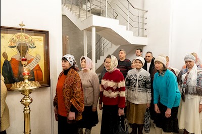 Божественная литургия в храме во имя первоверховных апостолов Петра и Павла г. Саратова