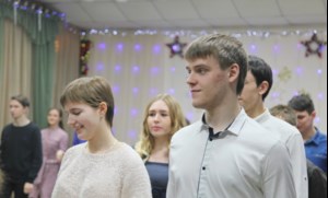 В Саратове прошла молодежная рождественская вечерка
