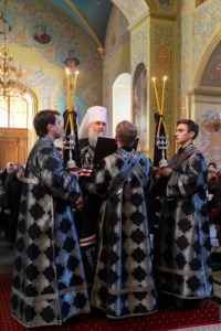 Великое повечерие с чтением канона преподобного Андрея Критского в храме Покрова Пресвятой Богородицы г. Саратова