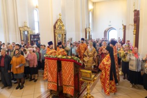Божественная литургия в храме великомученика Георгия Победоносца г. Саратова