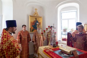 Божественная литургия в храме в честь Воскресения Христова с. Ивано-Языковка Аткарского района