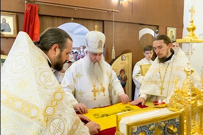 Божественная литургия в храме святителя Тихона Задонского г. Саратова