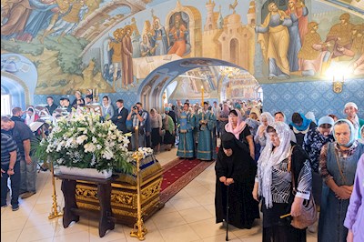 Божественная литургия в Свято-Троицком кафедральном соборе г. Саратова