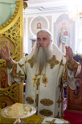 Божественная литургия в храме во имя великомученика и целителя Пантелеимона г. Саратова