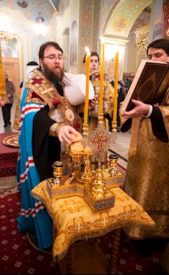 Митрополит Игнатий совершил всенощное бдение в храме Покрова Пресвятой Богородицы г. Саратова