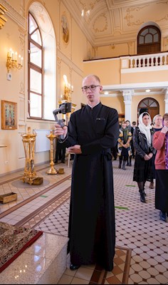 Митрополит Игнатий совершил Божественную литургию в храме во имя святого апостола и евангелиста Иоанна Богослова при СПДС