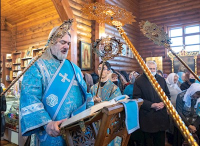 Митрополит Игнатий совершил Божественную литургию в храме в честь Сретения Господня г. Саратова
