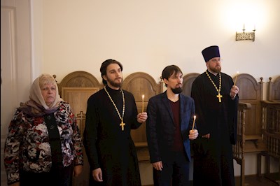 Совершена панихида по саратовским святителям