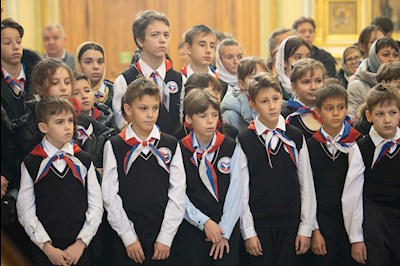 В Покровском соборе прошла торжественная встреча саратовских святителей