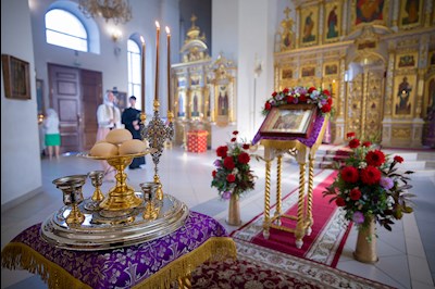 Митрополит Игнатий совершил всенощное бдение с чином выноса Креста в Свято-Троицком кафедральном соборе г. Вольска