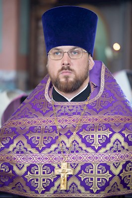 Митрополит Игнатий совершил Божественную литургию в Крестовоздвиженском храме г. Хвалынска
