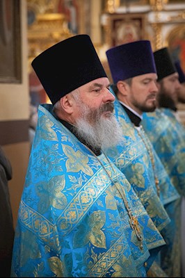 Митрополит Игнатий возглавил соборное архиерейское богослужение в Свято-Троицком кафедральном соборе г. Покровска (Энгельса)