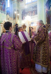 Всенощное бдение в храме в честь Покрова Пресвятой Богородицы г.Саратова
