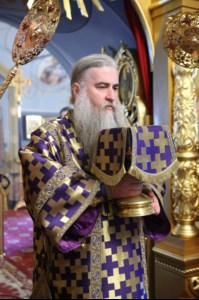 Крещальная литургия в Свято-Троицком соборе Саратова