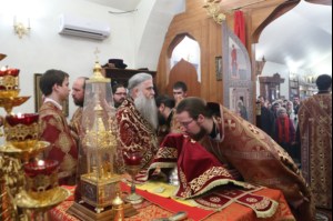 Божественная литургия в храме во имя священномученика Космы Саратовского
