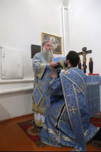 Божественная литургия в храме в честь Покрова Пресвятой Богородицы р.п. Новые Бурасы